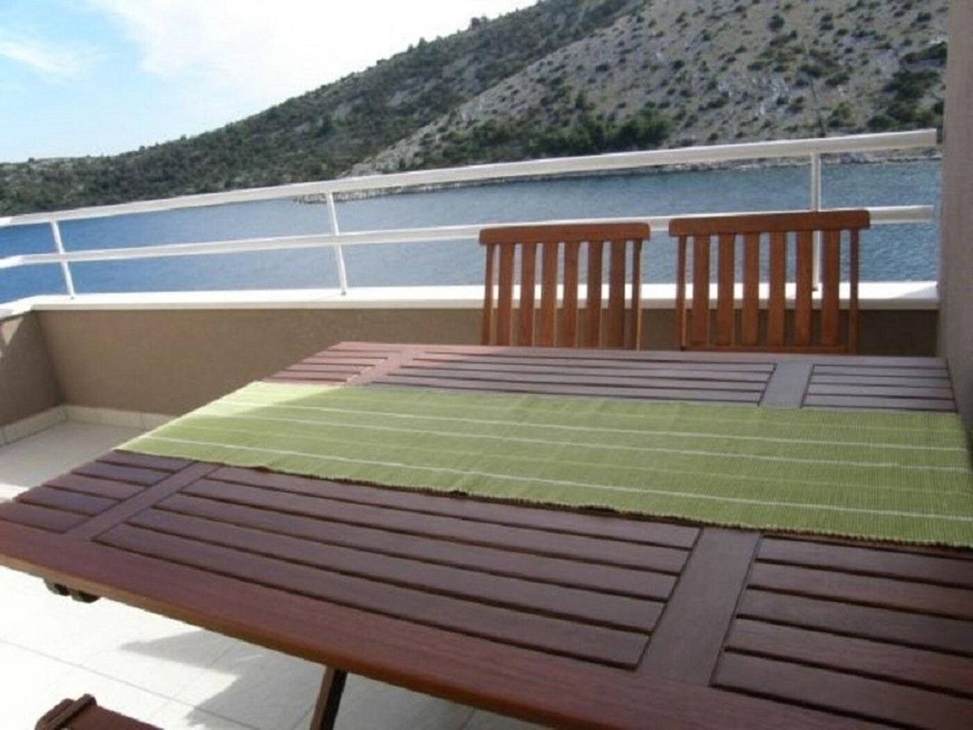 Apartments Ljubi Vinišće Esterno foto