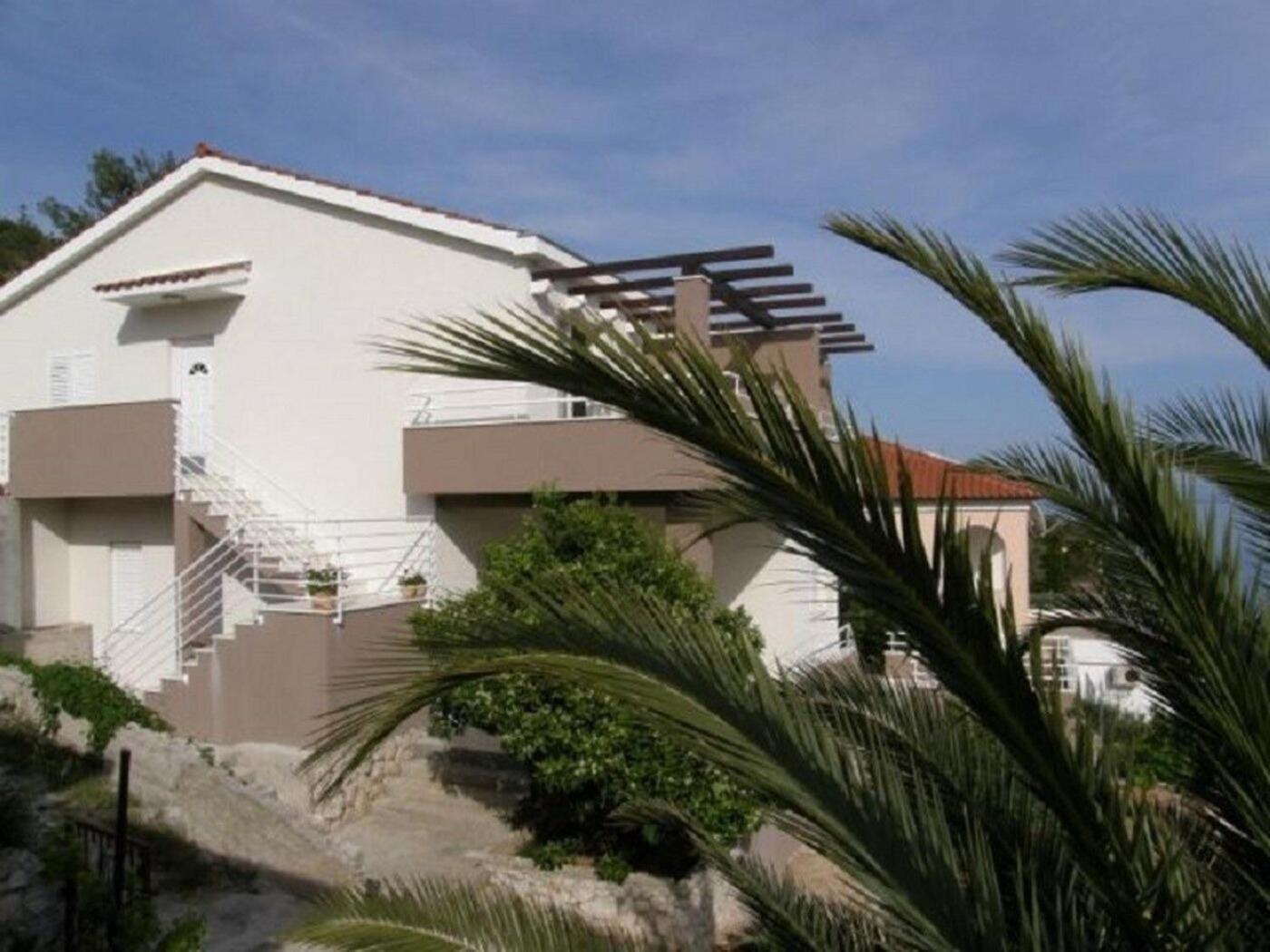 Apartments Ljubi Vinišće Esterno foto