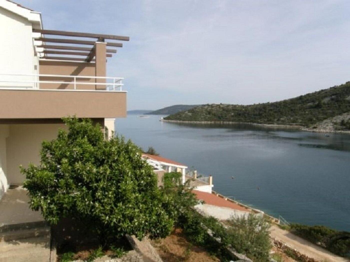 Apartments Ljubi Vinišće Esterno foto
