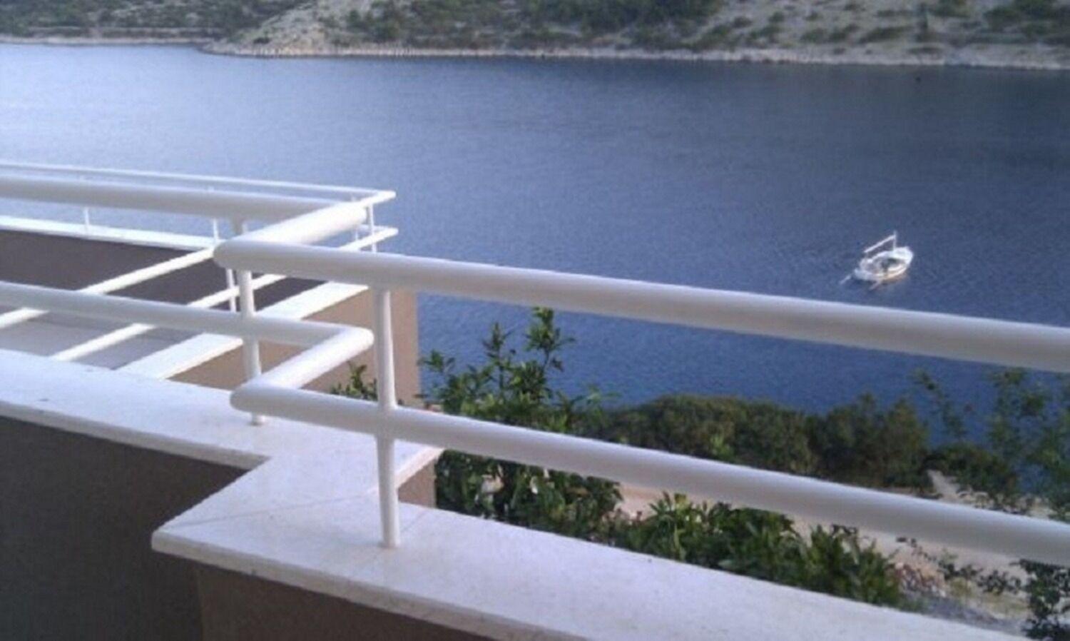 Apartments Ljubi Vinišće Esterno foto